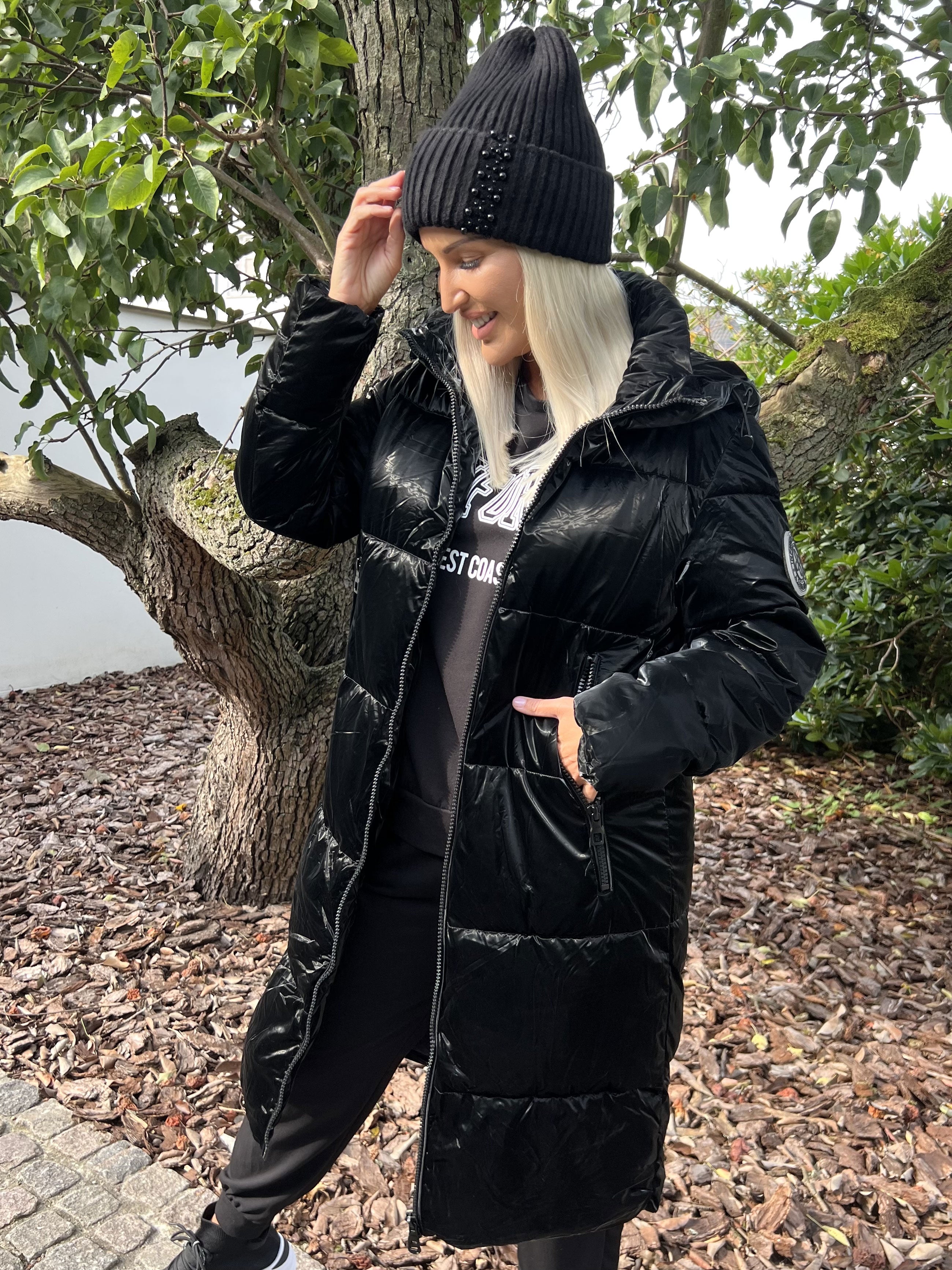 Cristabel - Shiny dynejakke med hætte